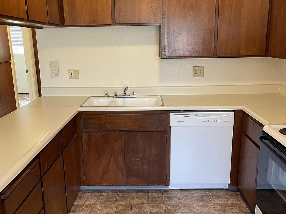 1st image of 1220 Fairview Dr #10748558