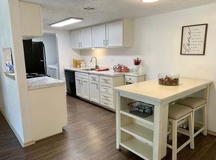 Quail Hollow Apartments, Broken Arrow, OK 74014