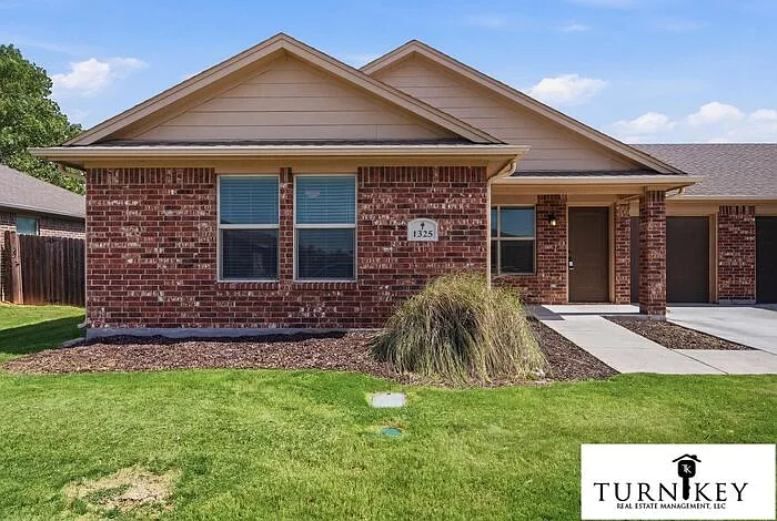 1325 White Sand Dr — Photo 3