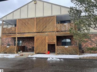 16442 Clarkson Dr, Fraser, MI 48026