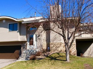 6886 Sherwood Rd, Woodbury, MN 55125