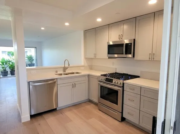 2230 Canyon Dr APT E, Costa Mesa, CA 92627