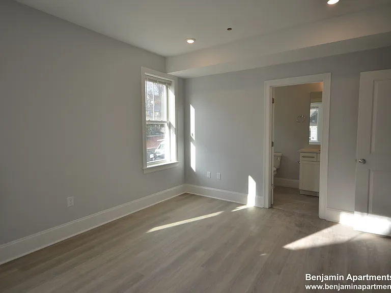 100 Brooks St #4 — Photo 7