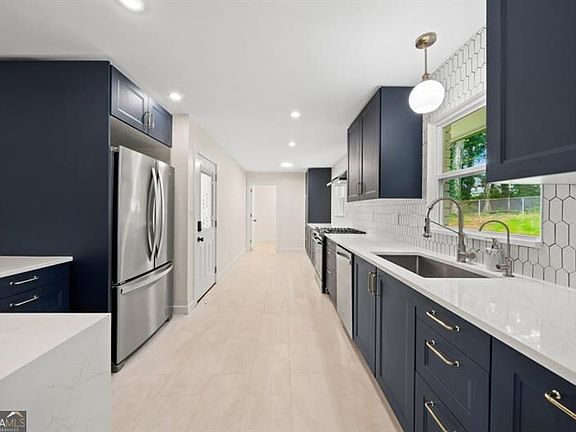 2nd image of 1415 Driftwood Ct