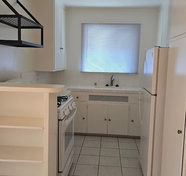 4743 Beverly Blvd — Photo 7