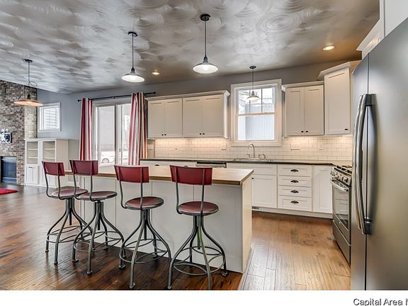 5th image of 201 W Harpole St
