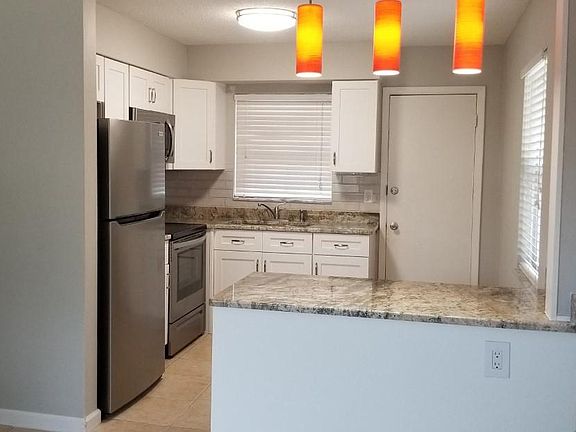 4th image of 144 Maryland Ave
