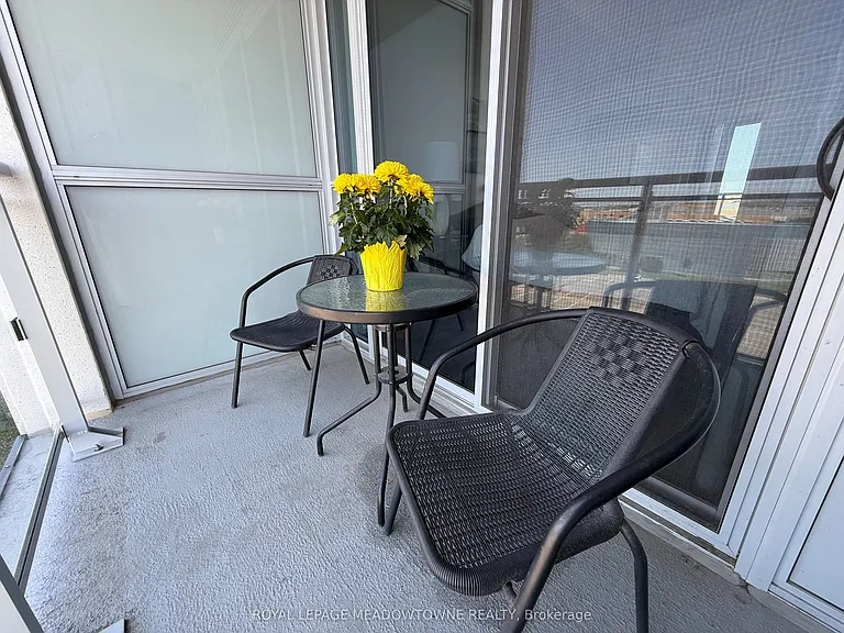 1050 Main St E #512 — Photo 12