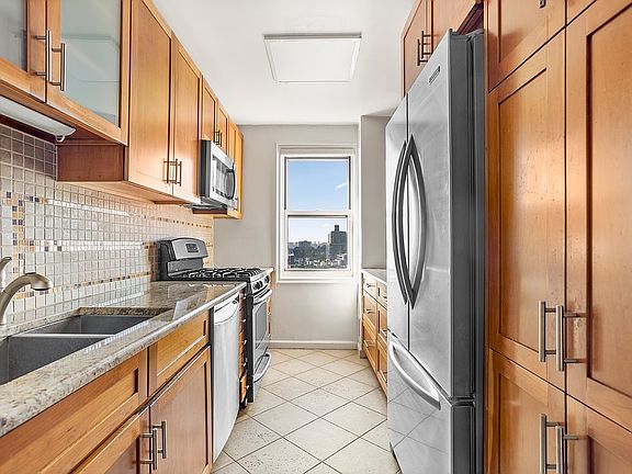 5th image of 4555 Henry Hudson Pkwy APT 1409