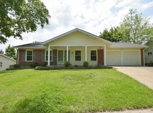 1486 Cherry Creek Ln, Ballwin, MO 63021