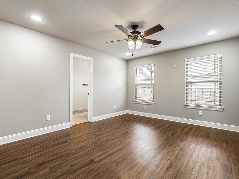 3803 SW Capstone Ave — Photo 14