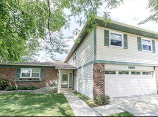 6842 Harvest Ave, Woodridge, IL 60517