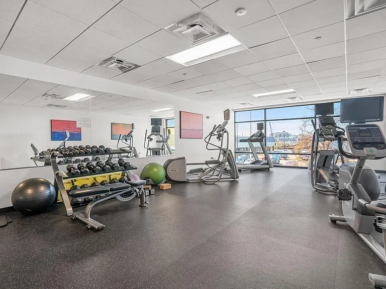250 Meridian St #307 — Photo 11