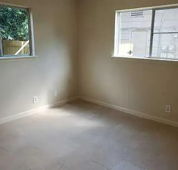 605 W Byrd Blvd #2 — Photo 3