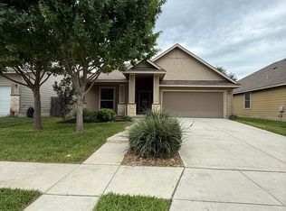 833 Manhattan, New Braunfels, TX 78130
