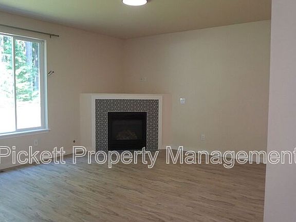 3rd image of 3040 NE Yale Way