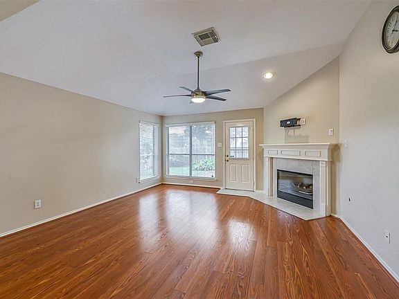 4th image of 18503 Amesbury Manor Ln