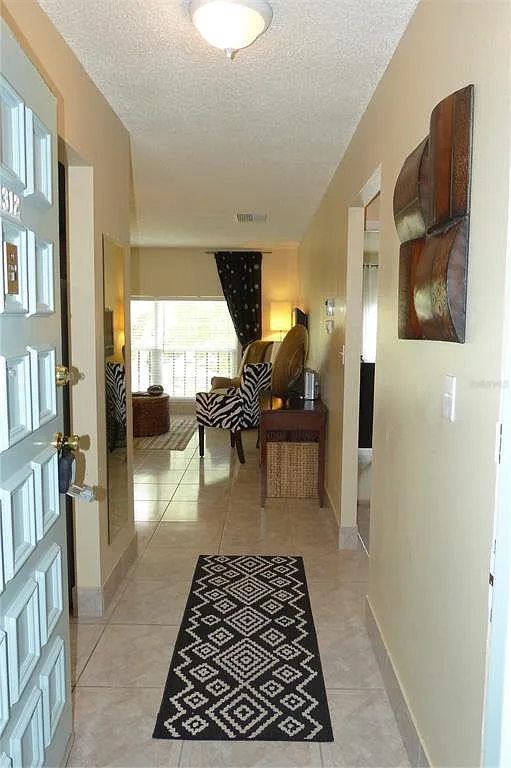 1 bed, 1.0 bath, 670 sqft, $1,650 — Photo 2