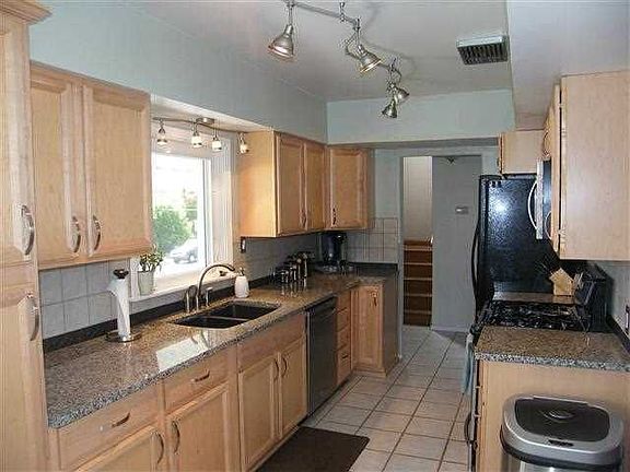 3rd image of 2389 36th St APT B