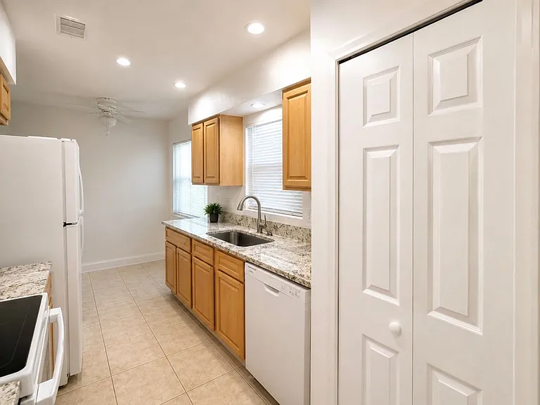 11603 Sarita Ct — Photo 6