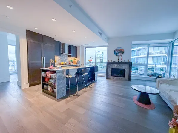 1500 Martin St #1503, White Rock, BC V4B 0C2