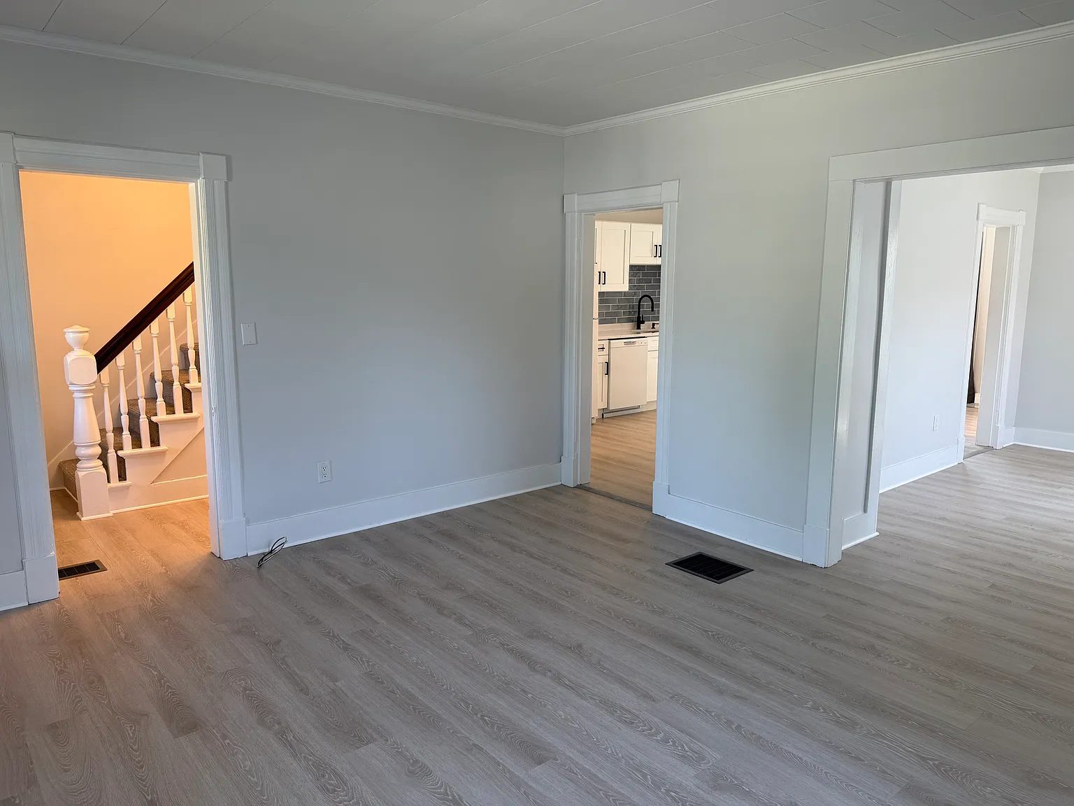 3 bed, 1400 sqft, $2,800 — Photo 3