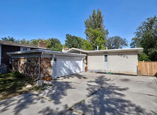 1891 E Zenda Way #B Photo 1