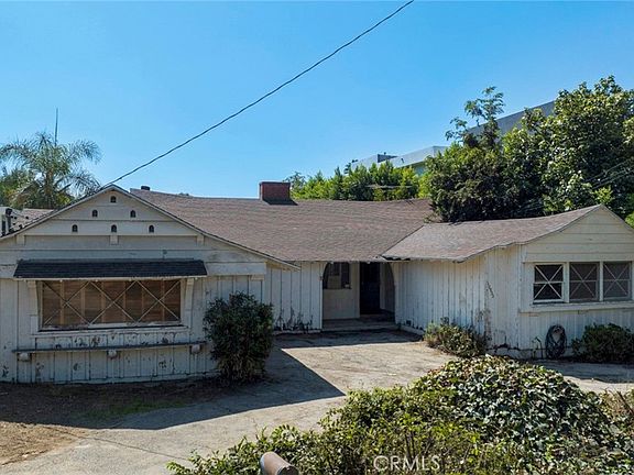 5th image of 12932 Addison St