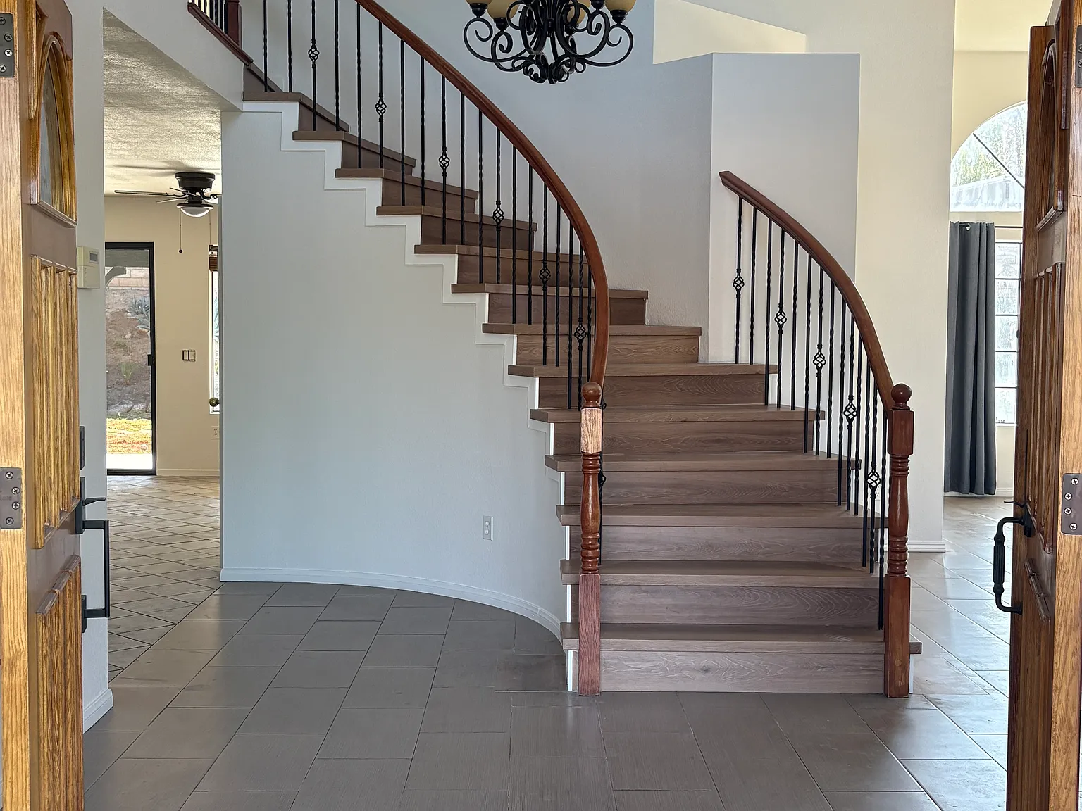 4 bed, 2.5 bath, 2250 sqft, $3,600 — Photo 2