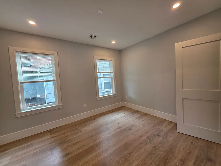 12 Holton St #1 — Photo 8