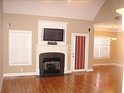 5th image of 3631 Geneva Dr