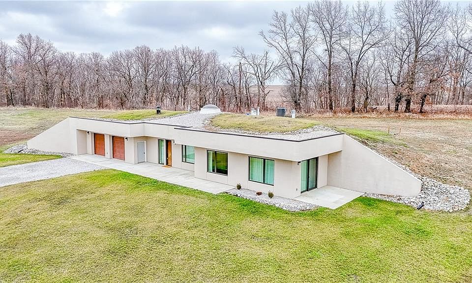 1st image of 18018 Ozark Ln