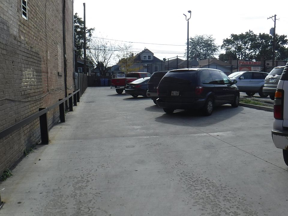 2nd image of 3827 W 63rd St