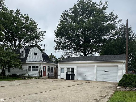 2nd image of 909 S Center St