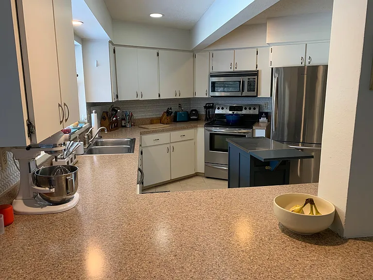 400 Meravan Ct — Photo 14