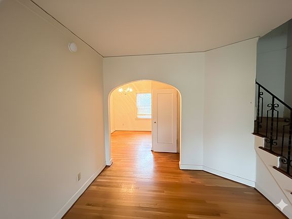 4th image of 2903-2925 SE Hawthorne Blvd #2913