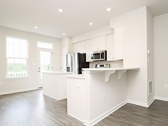 5th image of 2083 Elm Tree Ct