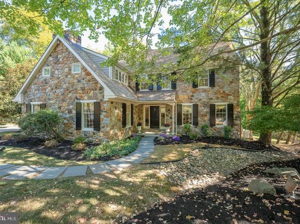 278 Stonegate Dr, Devon, PA 19333