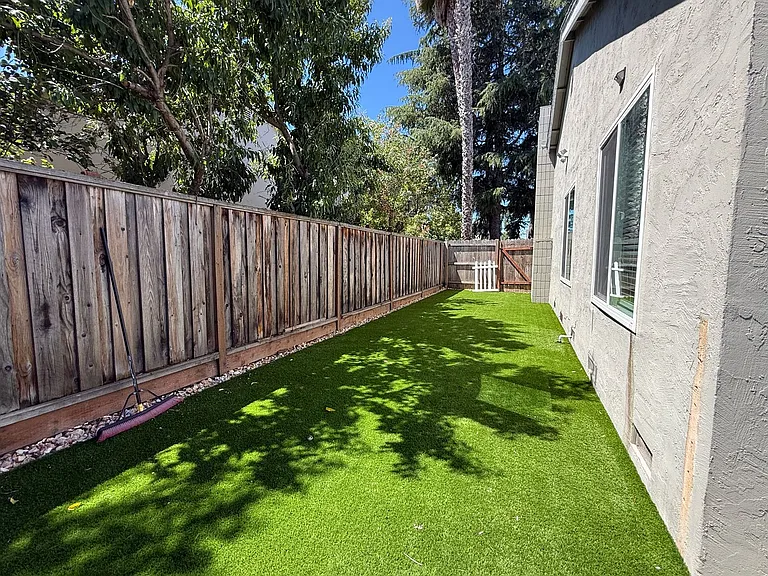 1268 Flickinger Ave — Photo 12