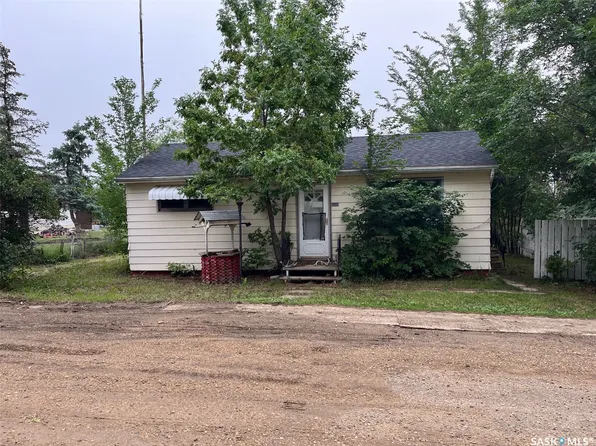 211 2nd Street E, Lafleche, SK S0H 2K0