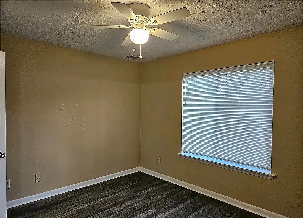 3375 Galleria Dr — Photo 4