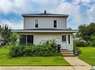 113 S Blanche Ave, Madison, SD 57042