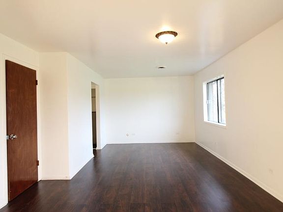 4th image of 1225 Hunters Ln