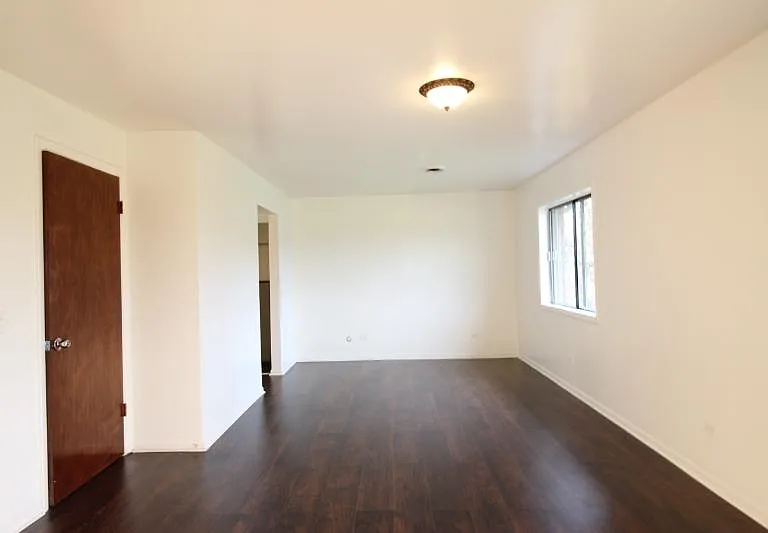 1225 Hunters Ln — Photo 4