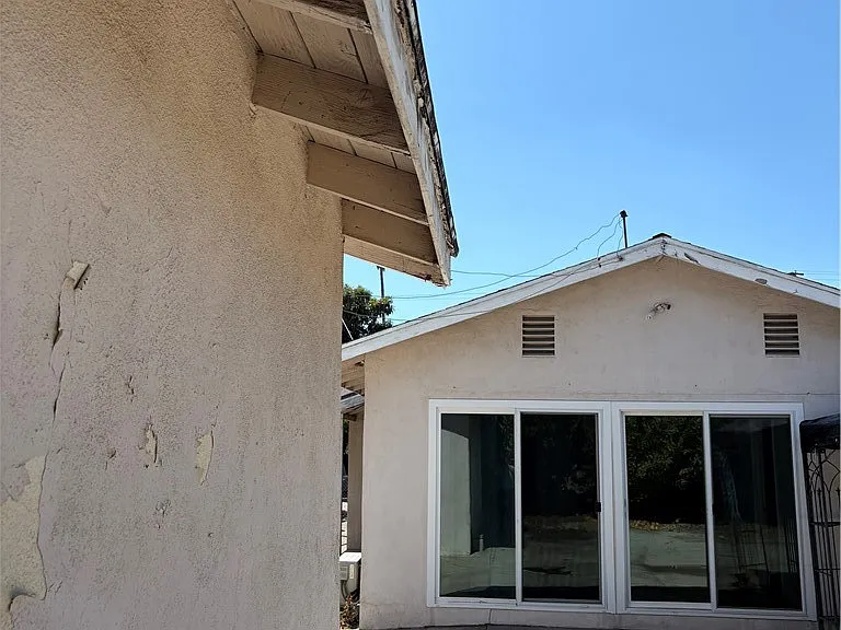 806 S Chapel Ave — Photo 5