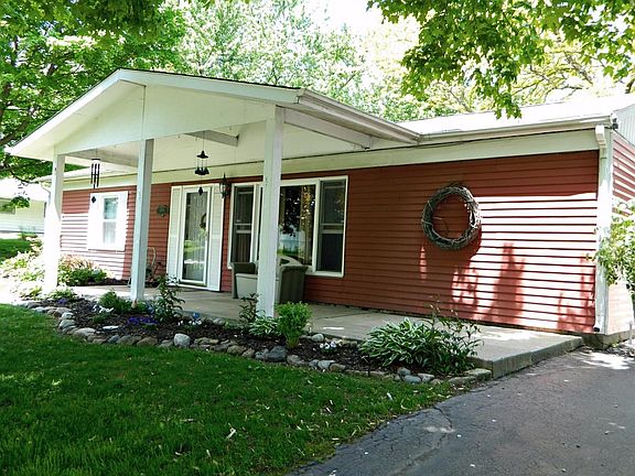 4th image of 2601 Oakwood Dr