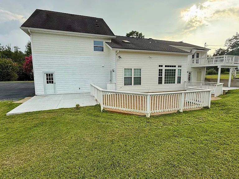 10828 Miller Rd — Photo 10