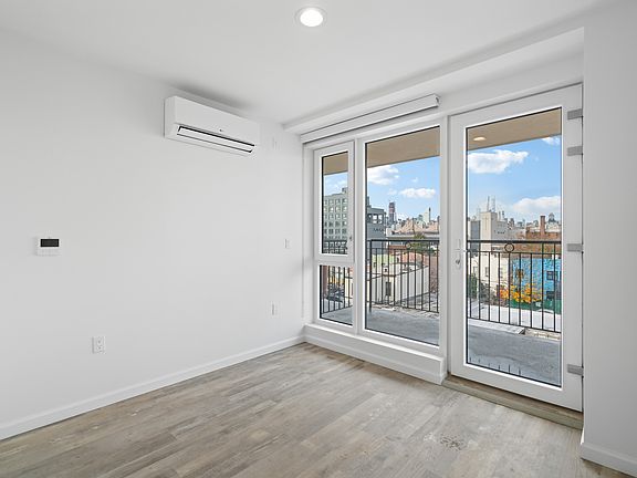 4th image of 39-04 29th St Penthouse 5B