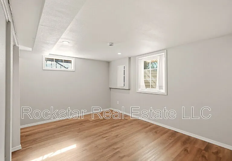 3027 W Cleveland Ave — Photo 10