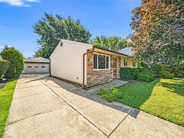 1009 E 347th St, Eastlake, OH 44095
